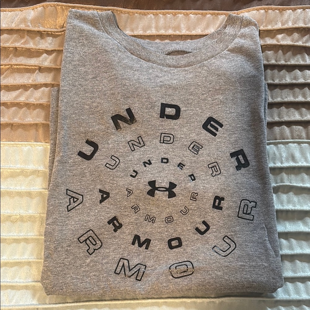 Under Armour Gray Tee-Shirt Circular Logo